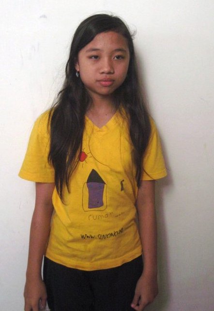 Lita Fitri Wahyuning Gusti in wereld-shirt