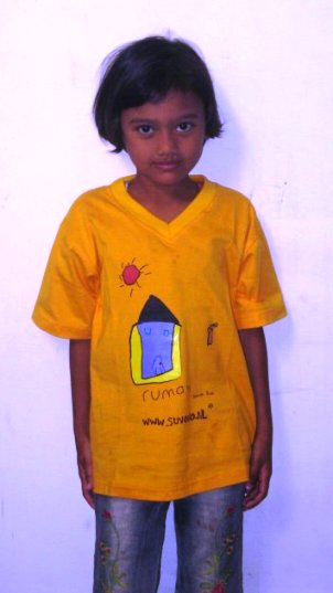 Erfa Ramanda Galuh P. in wereldshirt